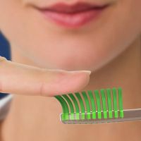 Зубная щетка Oral-B Sensitive Зеленый Чай Мягкая, 1 шт. миниатюра фото №3