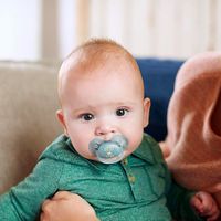 Пустышка силиконовая ортодонтическая с футляром 6-18 мес. Ultra Soft Philips Avent (SCF528/01) миниатюра фото №7