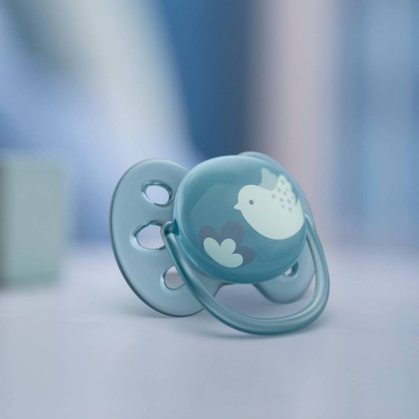 Соска-пустышка силиконовая ортодонтическая с футляром 6-18 мес. Ultra Soft Philips Avent (SCF092/04) фото №2
