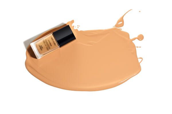 Тональный крем photo focus dewy foundation тон 1111527e classic beige wet n wild фото №4