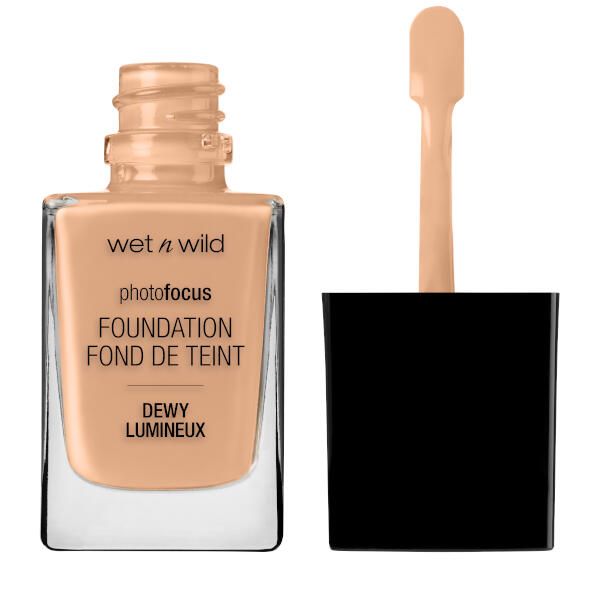 Тональный крем photo focus dewy foundation тон 1111527e classic beige wet n wild фото №3