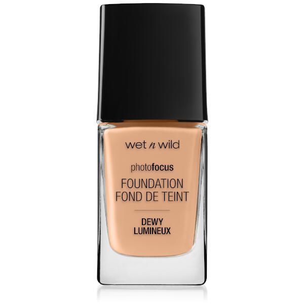 Тональный крем photo focus dewy foundation тон 1111527e classic beige wet n wild фото №7