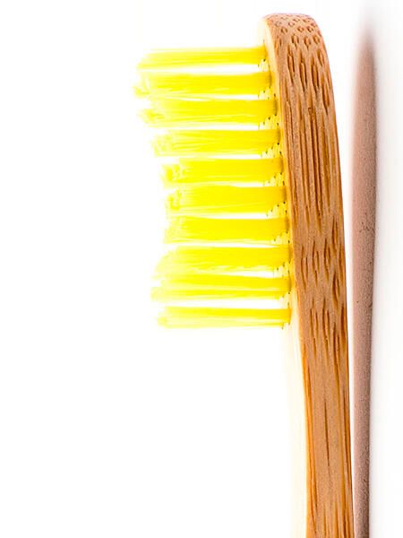 Щетка зубная взрослая из бамбука желтаямягкая brush Humble CO. фото №2