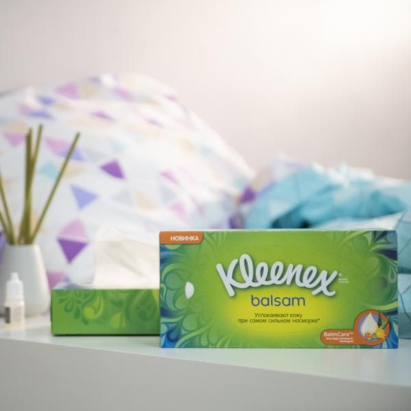 Изображение товара Бумажные салфетки Kleenex Balsam с экстрактом календулы и витаминами Изображение товара Бумажные салфетки Kleenex Balsam с экстрактом календулы и витаминами