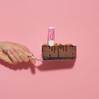 Помада гигиеническая шоколадный чизкейк Лакомка 2,8г миниатюра фото №2